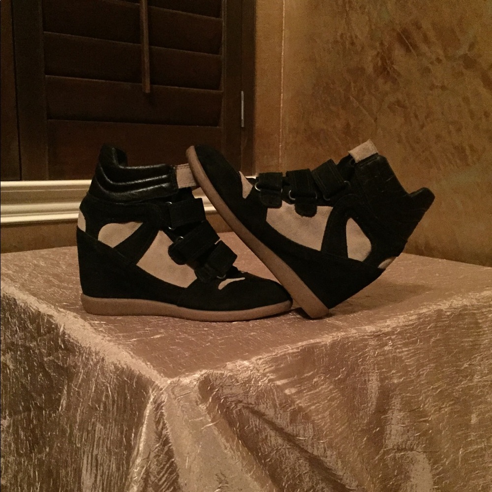 AREZZO Brazil SUEDE WEDGE SNEAKER